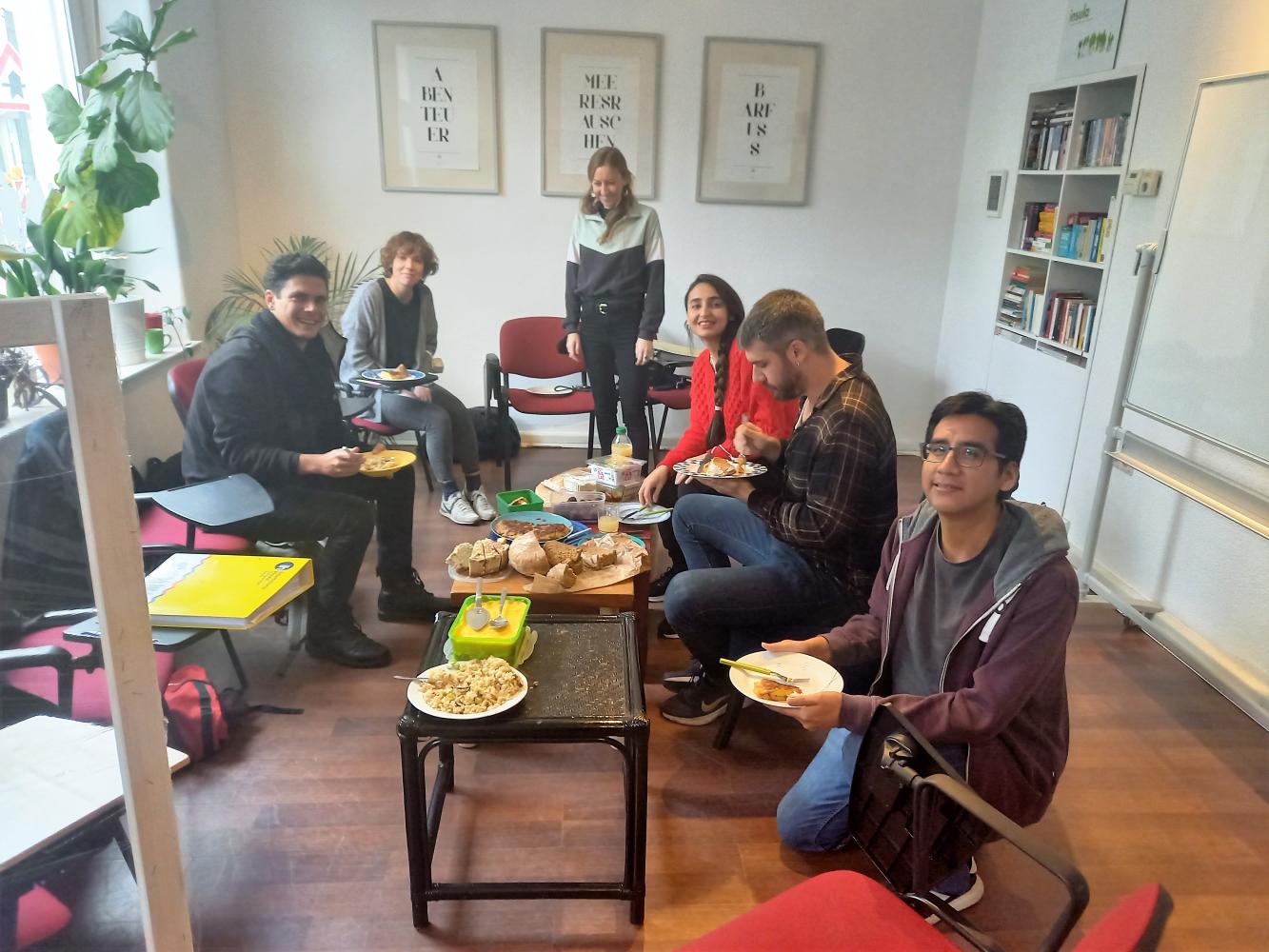 Multikulti Buffet im B2.2 Kurs letzter Kurstag Multikulti Buffet im B2.2 Kurs letzter Kurstag